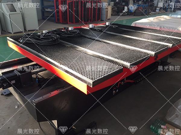數(shù)控送料機(jī)沖壓前有哪些注意事項