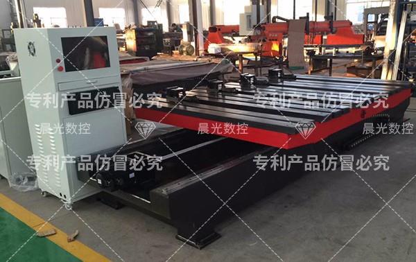  操作沖床自動沖料機時應該注意什么？